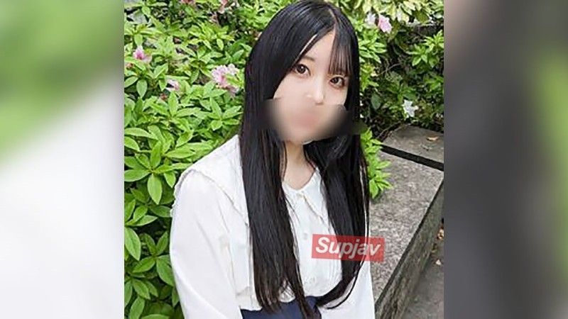 19歲偶像候補生小櫻，還沒成熟就用大雞巴接受了第一次性教育。